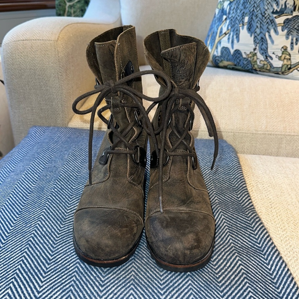 SOREL Joan of Arctic Boots